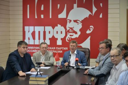 Анатолий Локоть: Мы живем в новых реалиях, партия должна действовать быстро и динамично