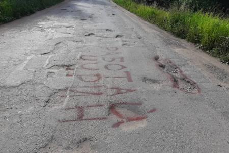 В Кировской области на встречу с журналистами телеканала “Красная Линия” пришли сотни людей, недовольных деятельностью правительства Александра Чурина