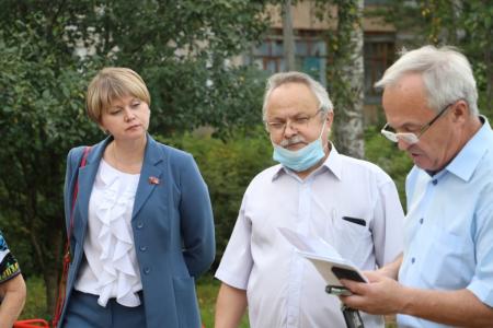Ярославская область. Кандидат в депутаты Госдумы от КПРФ Елена Кузнецова активно встречается с избирателями