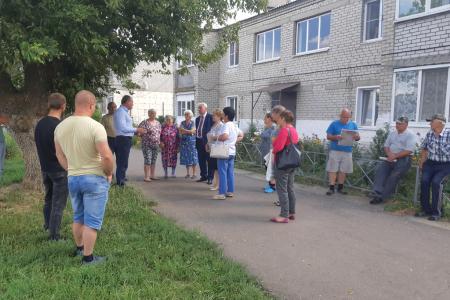 Секретариат Тамбовского обкома КПРФ под руководством первого секретаря А.И. Жидкова провёл ряд встреч с населением г. Кирсанова и Кирсановского района