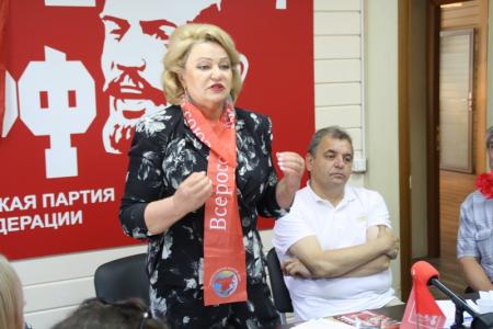 Нина Останина пожелала победы новосибирским коммунистам на предстоящих выборах