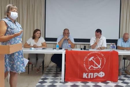 Краснодарский край. Кандидат КПРФ на должность главы администрации Александр Сафронов встретился с избирателями в станице Тамань