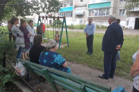 Секретариат Тамбовского обкома КПРФ под руководством первого секретаря А.И. Жидкова провёл ряд встреч с населением г. Кирсанова и Кирсановского района