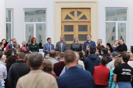 Лидер коммунистов Коми Олег Михайлов «открыл» главную площадь Сыктывкара