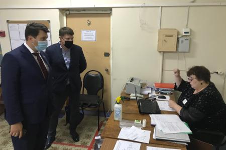 Олег Лебедев вместе с юристом объезжает проблемные избирательные участки во Владимирской области