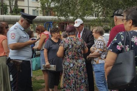 Самарская область. Депутат КПРФ Алексей Лескин проводит дворовые встречи с избирателями