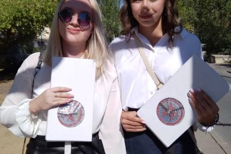Севастопольское отделение ВЖС - «Надежда России» поздравило детей с 1 сентября
