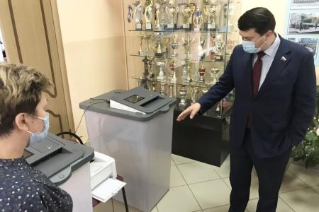 Олег Лебедев ознакомился с ходом голосования на избирательных участках Рязанской области.