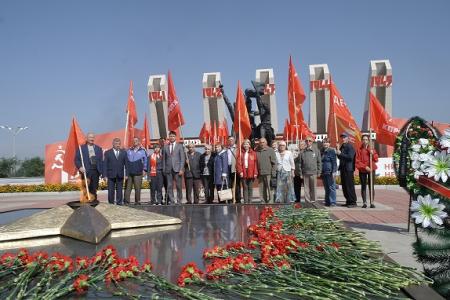 Коммунисты Забайкалья почтили память павших в боях в годы Второй мировой войны