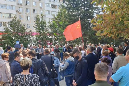 «Итоги выборов Губернатора Ростовской области не признаём!»: в Ростове состоялась встреча Е. Бессонова с ростовчанами
