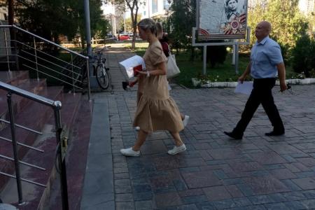 Предвыборная ситуация в Астрахани: Единороссы-подпольщики, порча баннеров коммунистов, массовая досрочка и препятствия в проведении встречи с Николаем Бондаренко