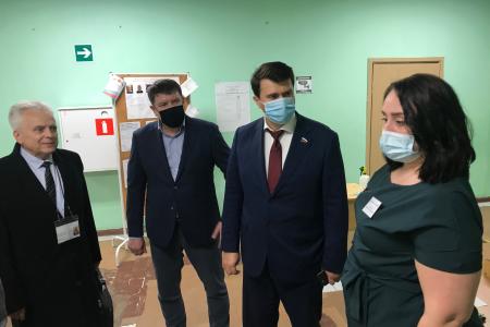 Олег Лебедев вместе с юристом объезжает проблемные избирательные участки во Владимирской области