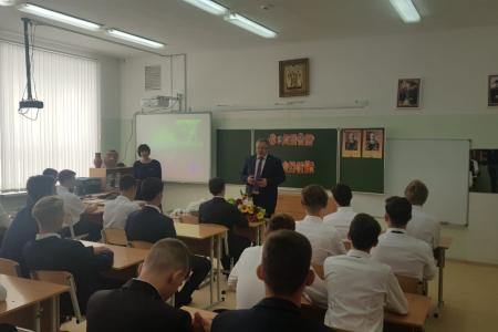 Московская область. Депутат КПРФ Александр Наумов: «Школа даёт не только знания, но и формирует будущее нашей Отчизны!»