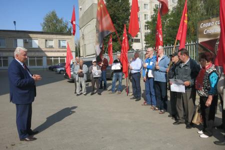 В Тамбове КПРФ проводит акции протеста «За честные выборы»