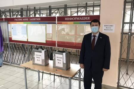 Олег Лебедев ознакомился с ходом голосования на избирательных участках Рязанской области.