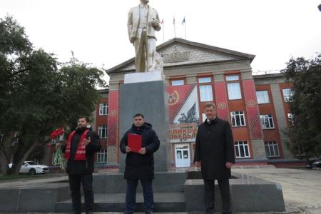 Анатолий Локоть открыл обновленный памятник Ленину на левом берегу Новосибирска