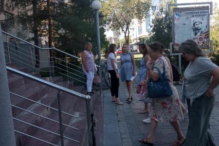 Предвыборная ситуация в Астрахани: Единороссы-подпольщики, порча баннеров коммунистов, массовая досрочка и препятствия в проведении встречи с Николаем Бондаренко