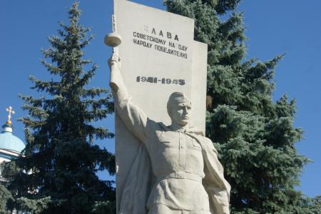 Кировская область. В Нолинске состоялось открытие мемориальной доски поэтам-фронтовикам