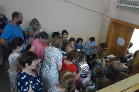 Предвыборная ситуация в Астрахани: Единороссы-подпольщики, порча баннеров коммунистов, массовая досрочка и препятствия в проведении встречи с Николаем Бондаренко