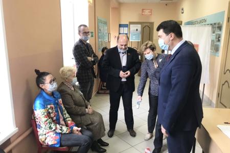 Олег Лебедев ознакомился с ходом голосования на избирательных участках Рязанской области.