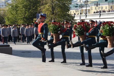 День Сухопутных войск. Г.А. Зюганов возложил цветы к Могиле Неизвестного Солдата и памятнику Г.К. Жукову