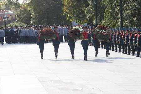 День Сухопутных войск. Г.А. Зюганов возложил цветы к Могиле Неизвестного Солдата и памятнику Г.К. Жукову