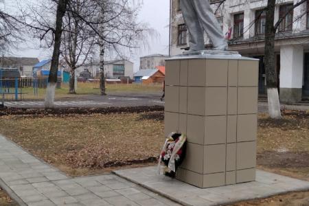 Нижегородская область. В Шахунье коммунисты отреставрировали памятник В.И. Ленину