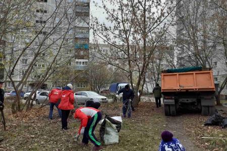 Нижегородские коммунисты и комсомольцы провели субботник в день 102-й годовщины образования Ленинского Комсомола