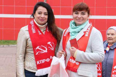 Калужские коммунисты провели автопробег  в честь дня рождения ВЛКСМ