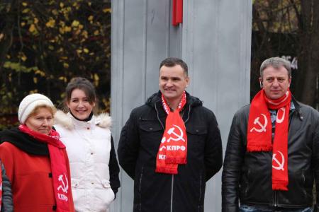 Калужские коммунисты провели автопробег  в честь дня рождения ВЛКСМ