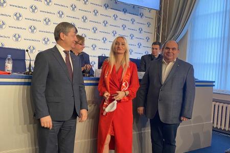 Ленинградская область. В юбилейный Ленинский год молодежь Выборга вступает в ряды КПРФ