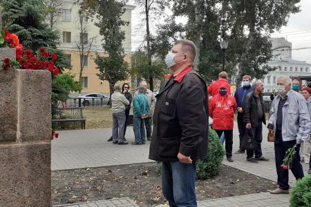 В Воронеже почтили память защитников Советской власти в октябре 1993-го