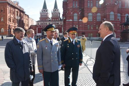 День Сухопутных войск. Г.А. Зюганов возложил цветы к Могиле Неизвестного Солдата и памятнику Г.К. Жукову