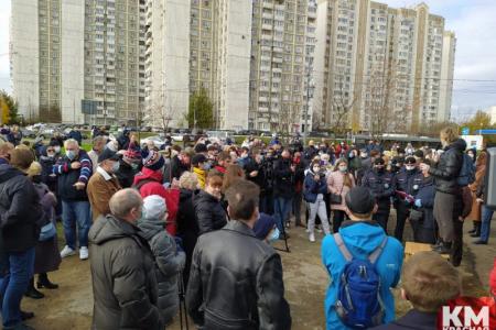 «Под надзором». Полиция чуть не сорвала встречу с депутатом в столичном районе Митино