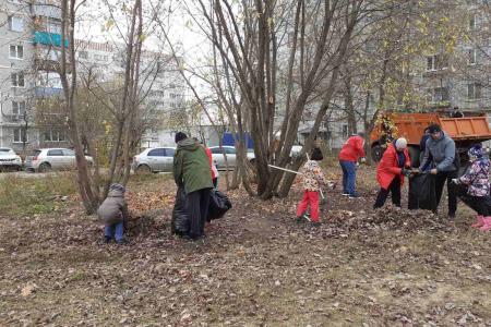 Нижегородские коммунисты и комсомольцы провели субботник в день 102-й годовщины образования Ленинского Комсомола