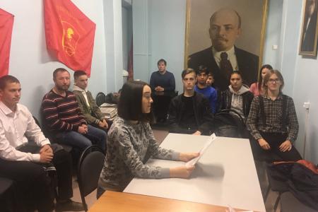 Саратов. Умножим славные победы Ленинского Комсомола!