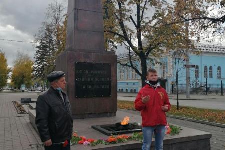 Барнаульские коммунисты провели памятную акцию, посвященные «Черному октябрю» 1993 года