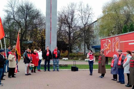 Калужские коммунисты провели автопробег  в честь дня рождения ВЛКСМ