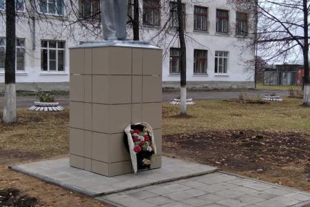 Нижегородская область. В Шахунье коммунисты отреставрировали памятник В.И. Ленину