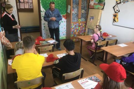 В преддверии 102-й годовщины Ленинского комсомола магаданские коммунисты посетили Детско-юношеский центр «Эдельвейс»