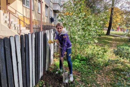 Тульские коммунисты продолжают посадку деревьев в регионе в рамках акции «Сад Победы - Сад Жизни»