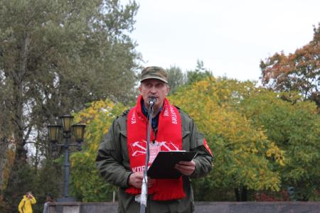 В Пскове прошел митинг в память о защитниках Советской власти