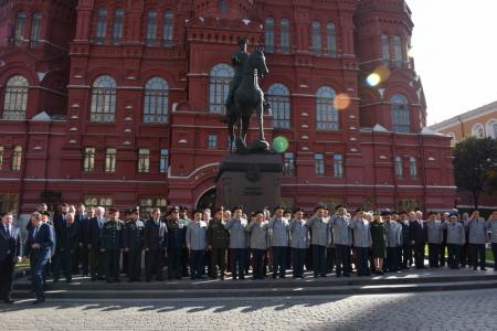День Сухопутных войск. Г.А. Зюганов возложил цветы к Могиле Неизвестного Солдата и памятнику Г.К. Жукову