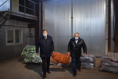 Подмосковные коммунисты отправили продукты питания для детей войны, а также малоимущим и многодетным семьям в городские округа региона