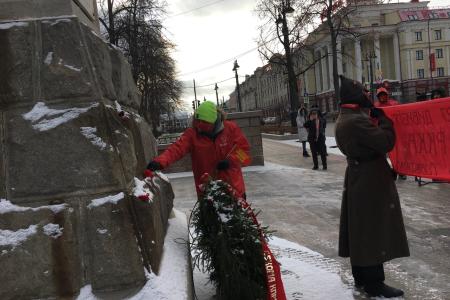 Омские комсомольцы и коммунисты почтили память борцов с колчаковщиной