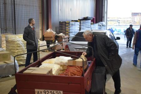 Подмосковные коммунисты отправили продукты питания для детей войны, а также малоимущим и многодетным семьям в городские округа региона