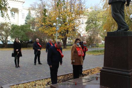 В Волгоградской области коммунисты отметили  годовщину Великого Октября