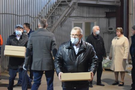 Подмосковные коммунисты отправили продукты питания для детей войны, а также малоимущим и многодетным семьям в городские округа региона