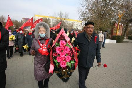 Коммунисты Калмыкии торжественно отметили 110-ю годовщину со дня рождения Басана Городовикова
