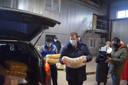 Подмосковные коммунисты отправили продукты питания для детей войны, а также малоимущим и многодетным семьям в городские округа региона